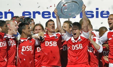 尤其在与布 尤其在与布